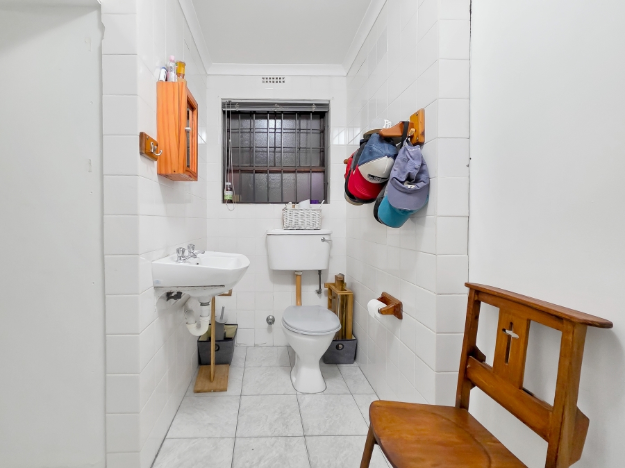 4 Bedroom Property for Sale in Sunridge Western Cape